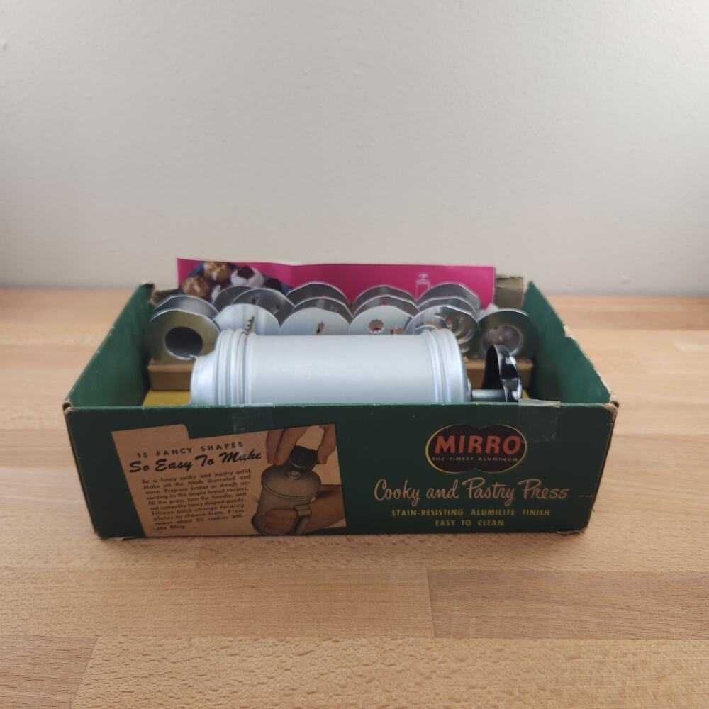 Vintage Mirro Aluminum Cookie and Pastry Press- #358 AM - Picture 2 of 6